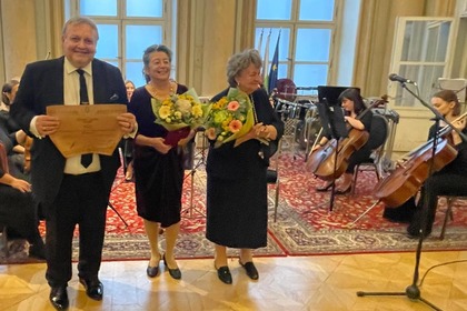  Сто години българистика в Словакия и Денят на народните будители тържествено отбелязани в Блатислава. Високи президентски отличия за две видни българистки в СР и уникален концерт